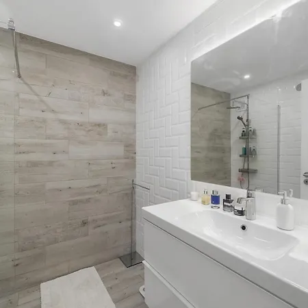 Silver Lux 2 - Center By Hd